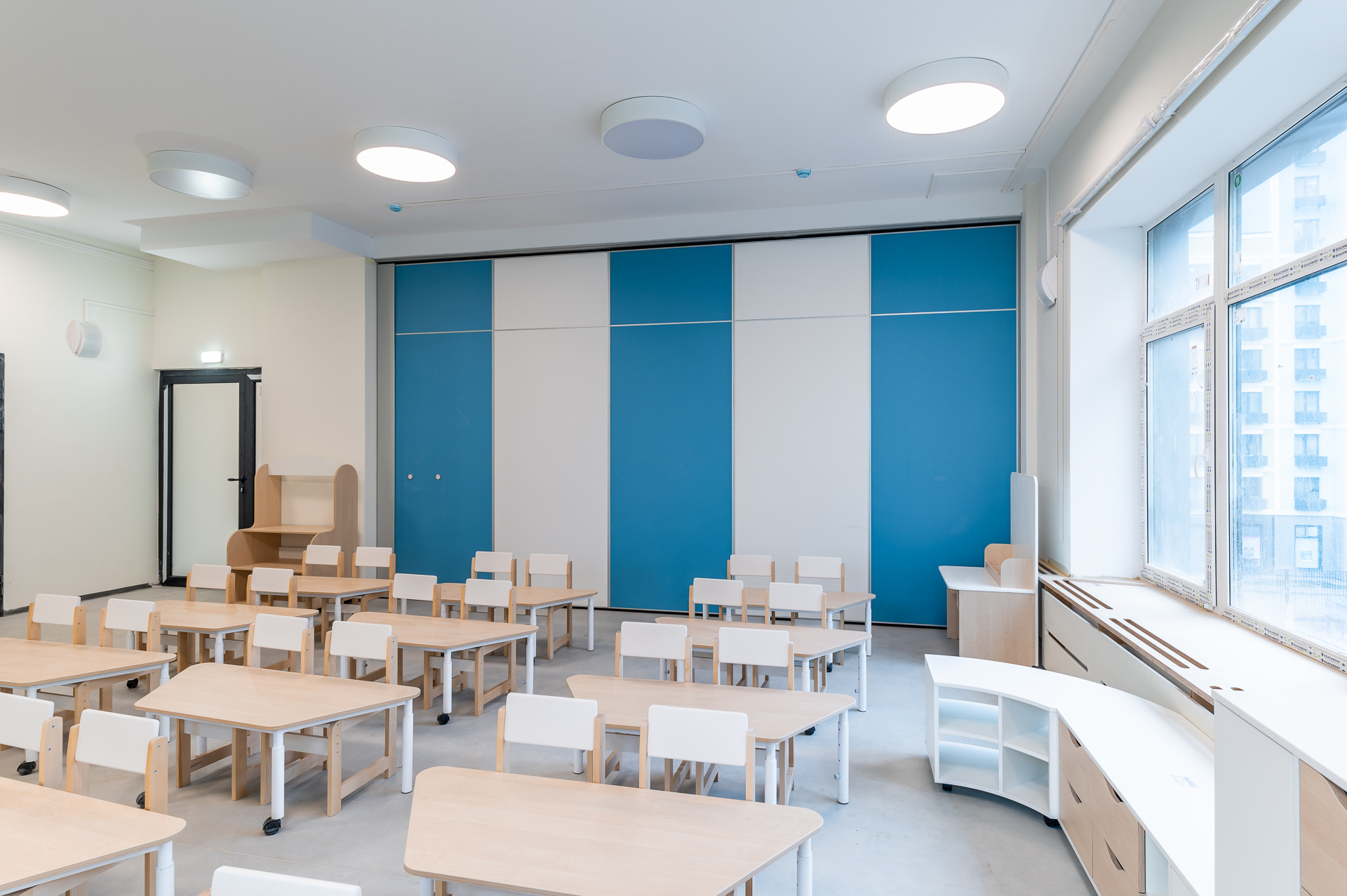 SmartWall H5F-S (School), photo